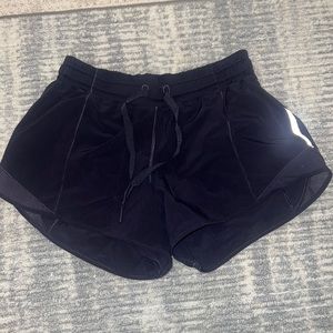 Hotty hot Lululemon shorts 2.5”